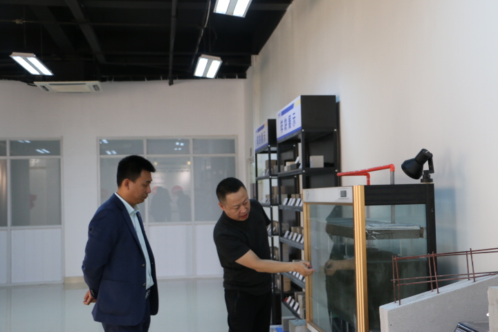 熱烈歡迎青島新珩信公司領導蒞臨我司考察指導工作