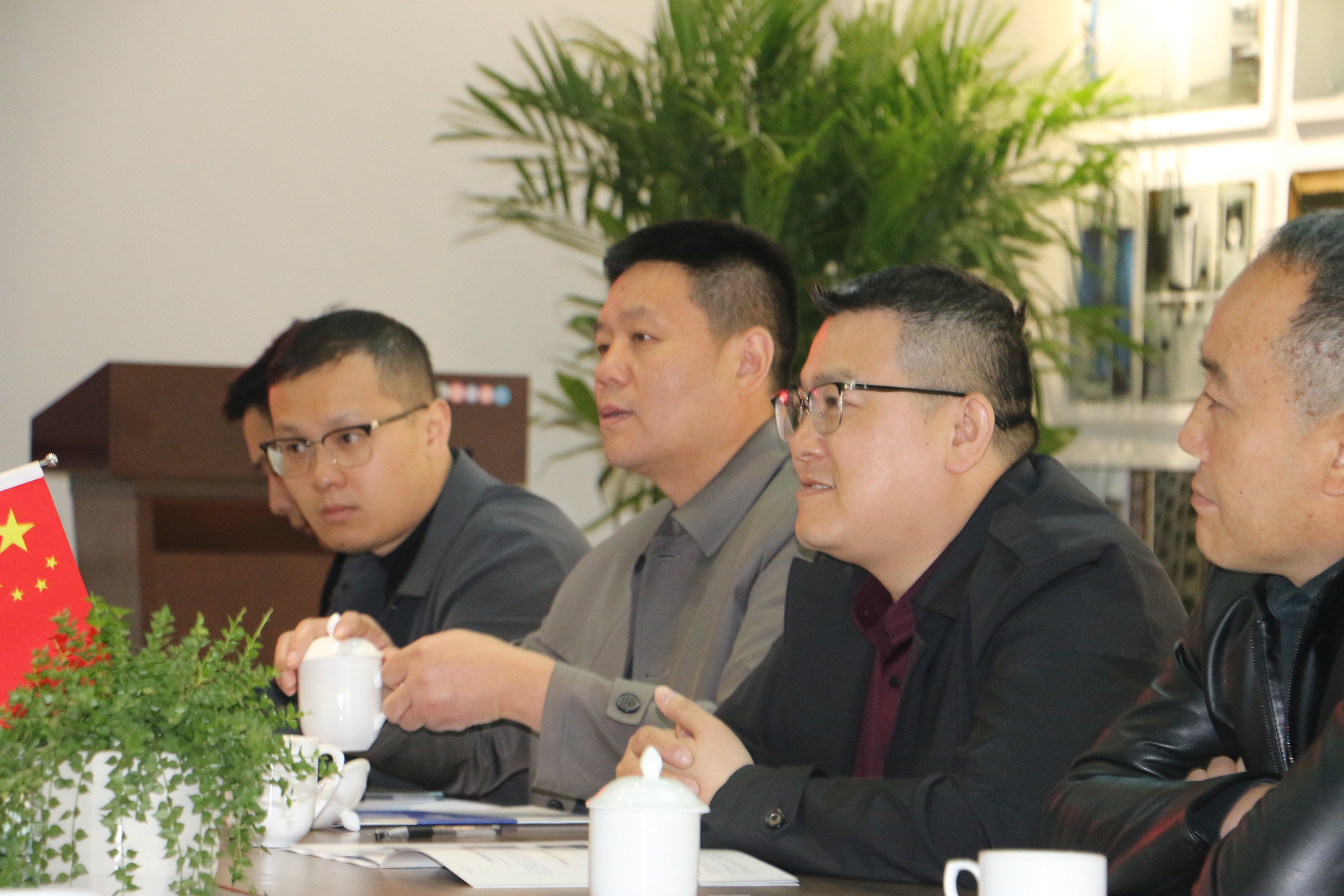 熱烈歡迎九江市柴桑區與信華集團各位領導蒞臨我司考察參觀